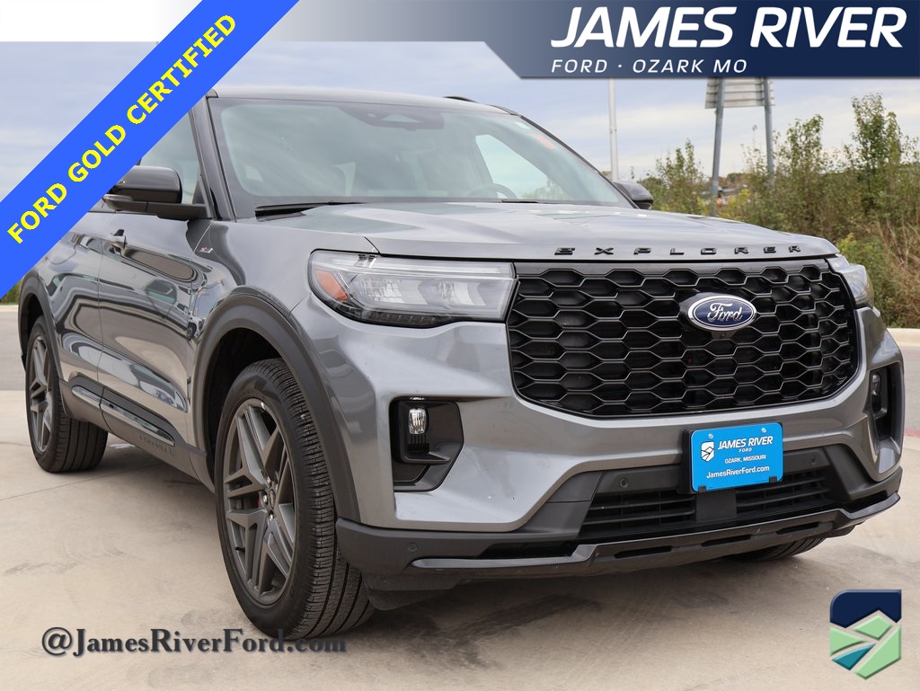 2025 Ford Explorer ST-Line photo 4