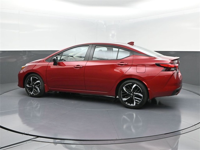 2025 Nissan Versa 1.6 SR photo 3