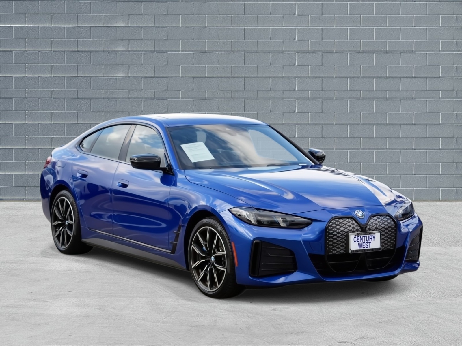 2025 BMW i4 40's photo