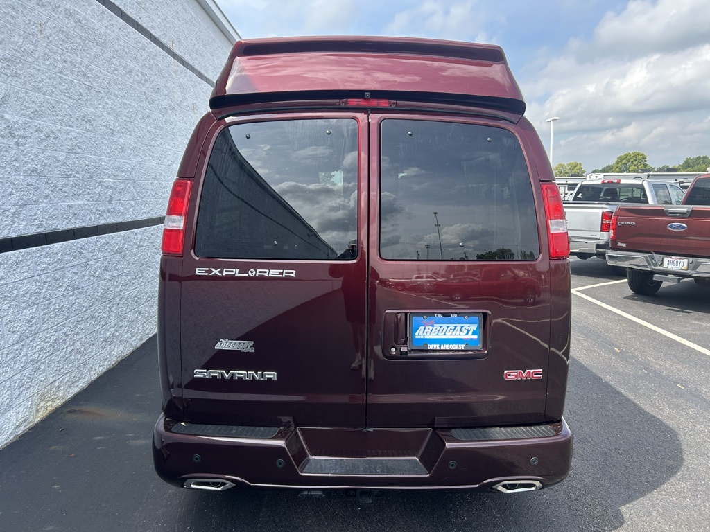 2025 Gmc Savana photo 2