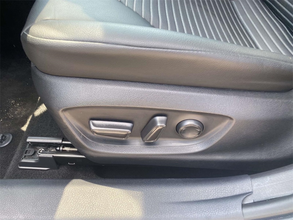 2024 Toyota Camry SE photo 12