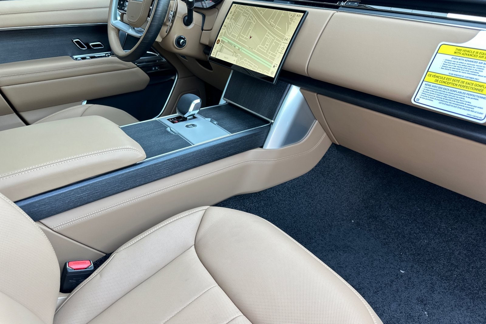2025 Land Rover Range Rover SE photo 16