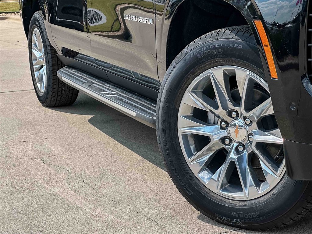 2026 Chevrolet Suburban LT photo 3