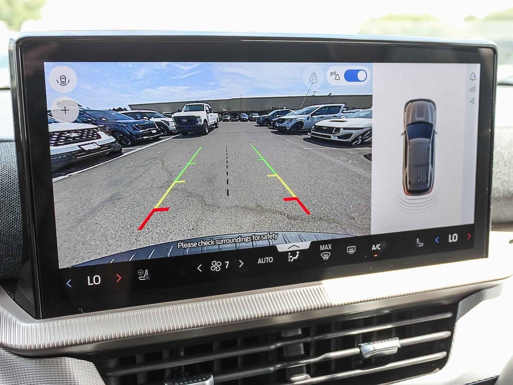 2025 Ford Explorer photo 23