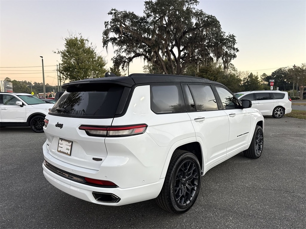 2025 Jeep Grand Cherokee L Summit Reserve photo 3