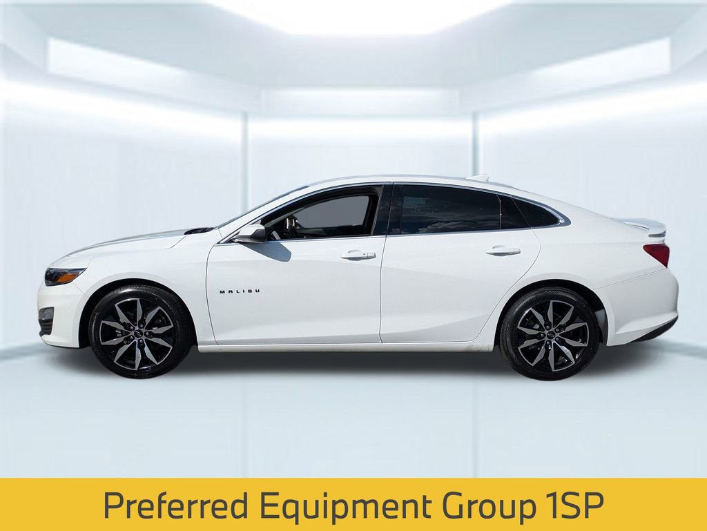 2022 Chevrolet Malibu RS photo 2