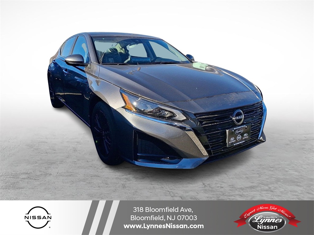 2025 Nissan Altima SV's photo