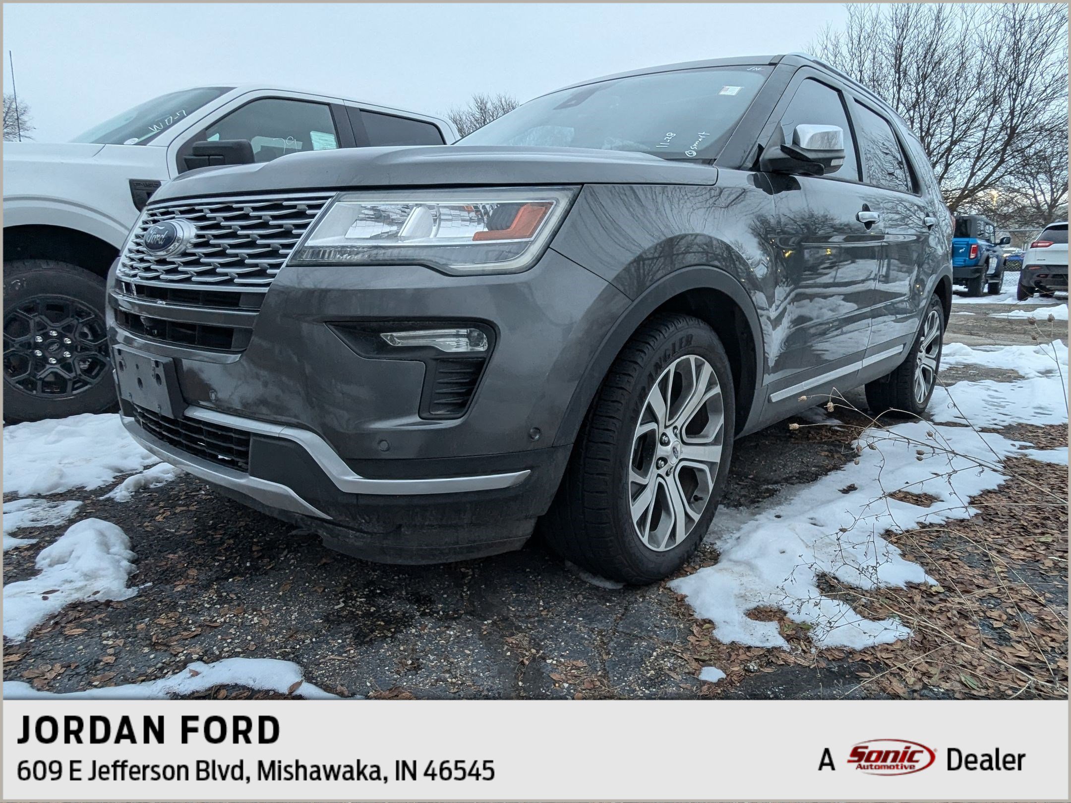 2019 Ford Explorer Platinum's photo