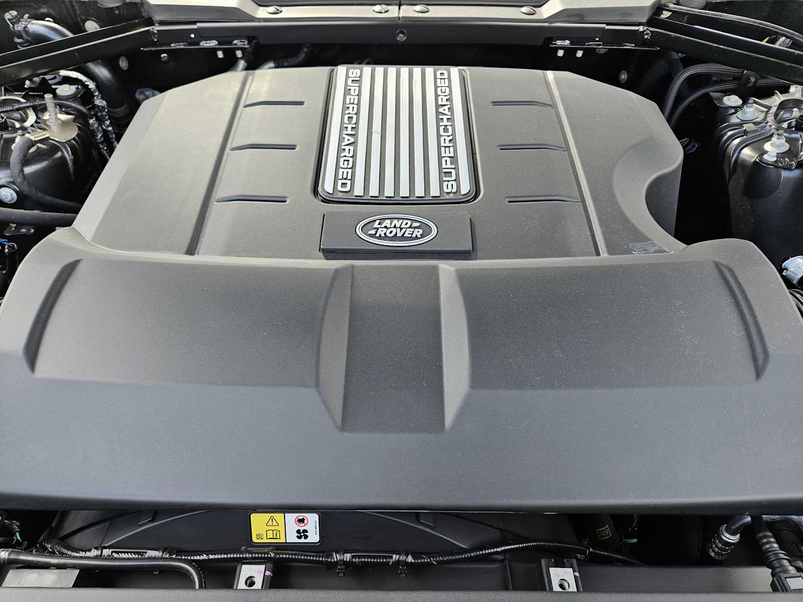 2025 Land Rover Defender 130 V8 photo 29