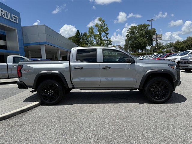 2025 Chevrolet Colorado Trail Boss photo 2