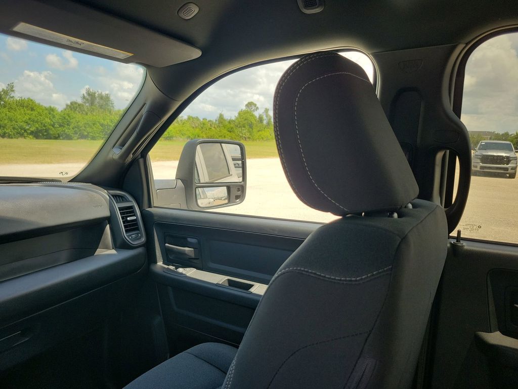 2025 Ram 3500 Tradesman photo 10