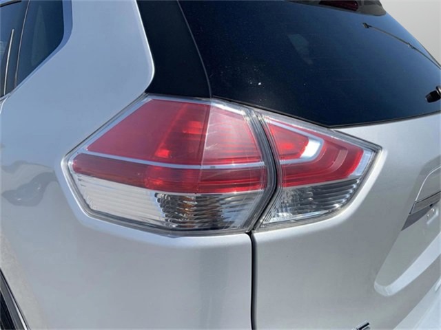 2014 Nissan Rogue SL photo 35