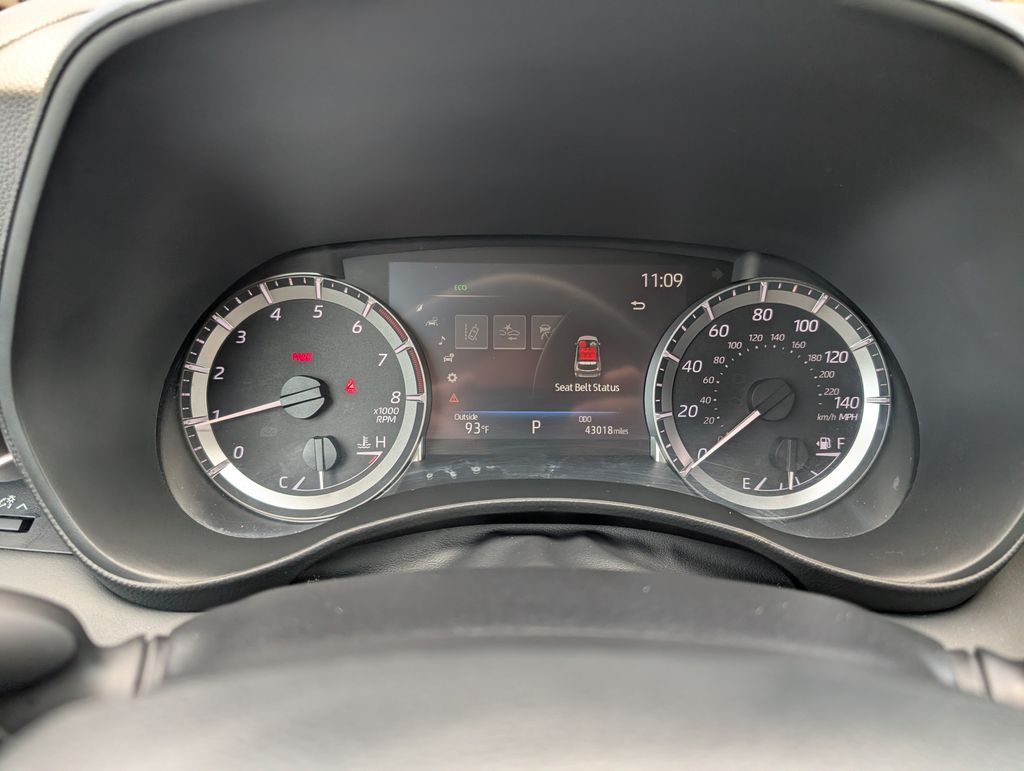 2023 Toyota Highlander L photo 12