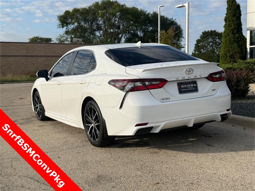 2022 Toyota Camry SE photo 4