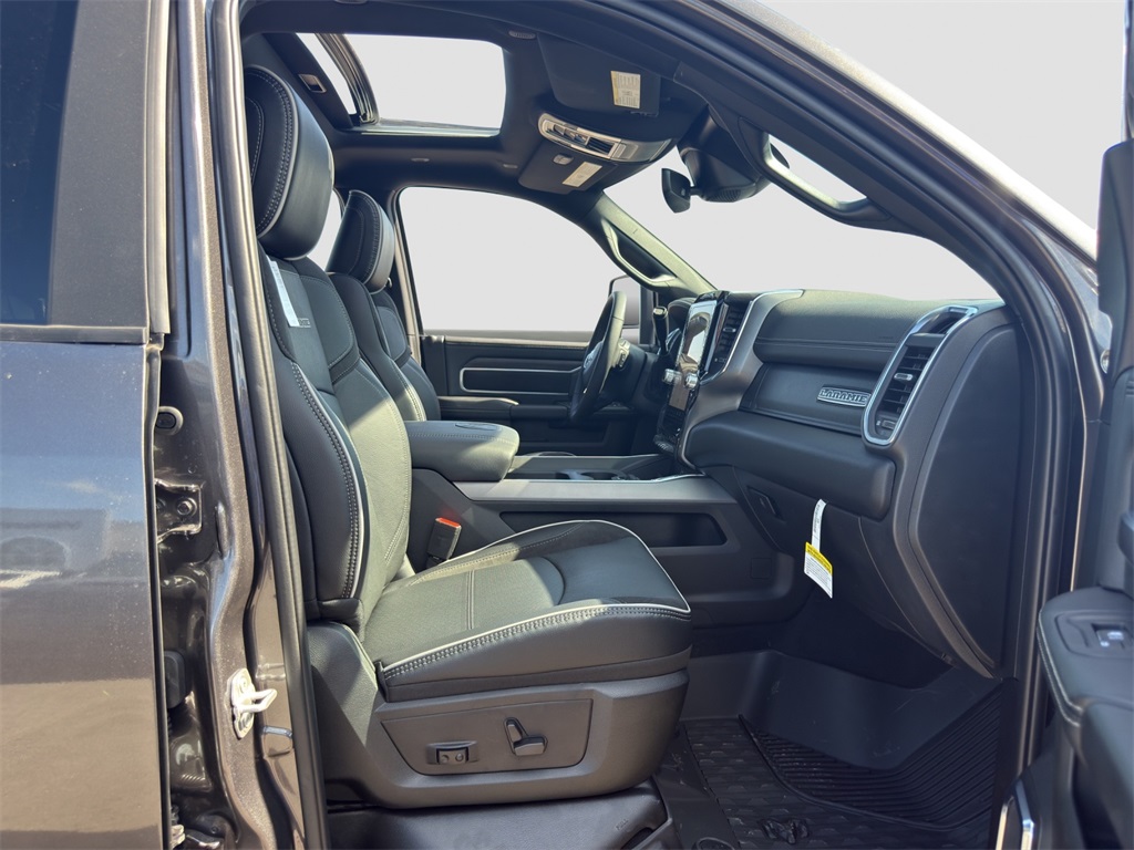 2025 Ram 2500 Laramie photo 18