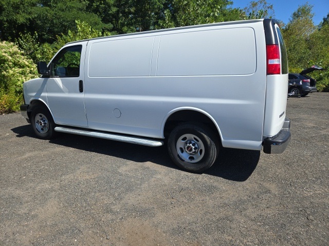 2023 Gmc Savana 2500 Cargo photo 3