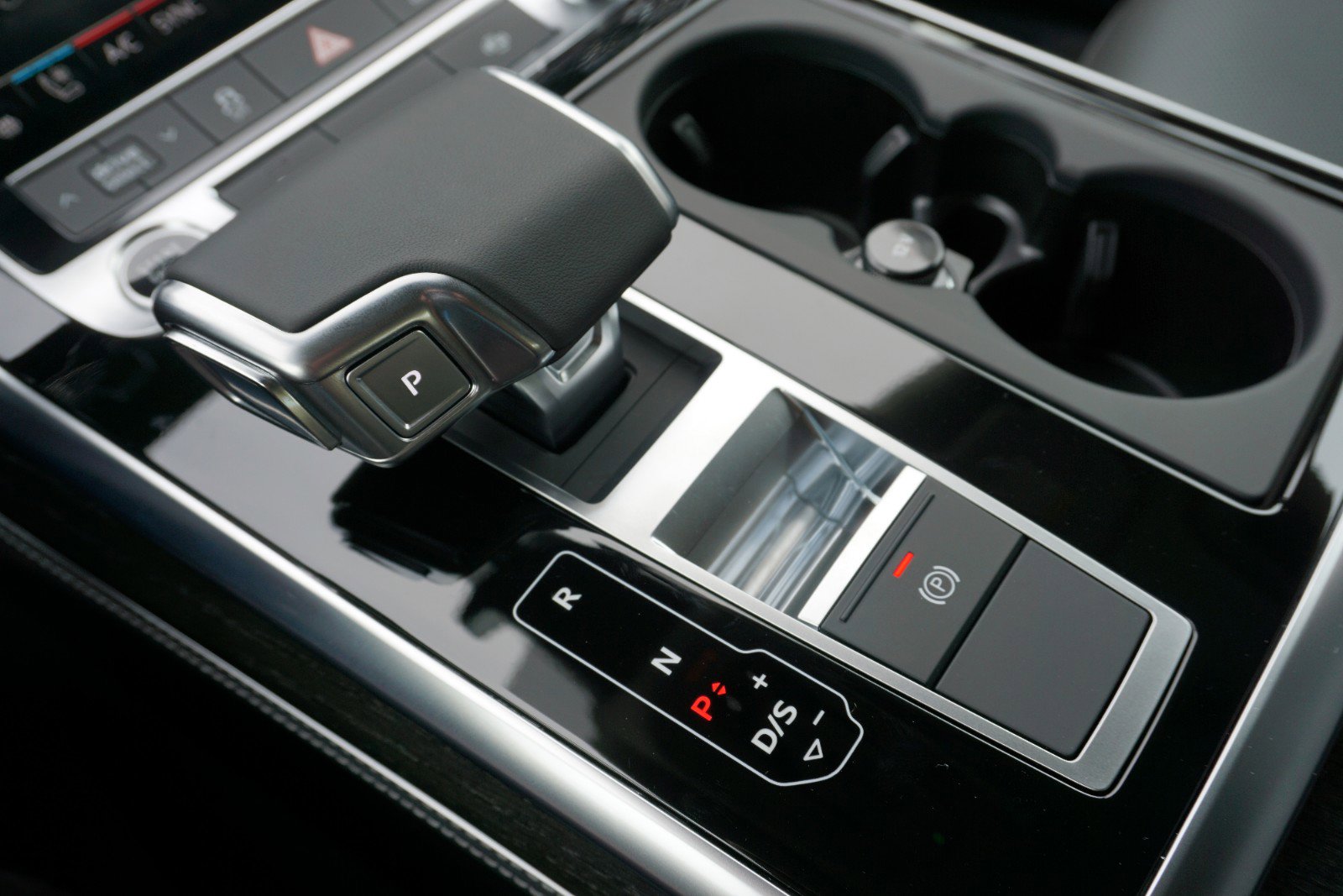 2025 Audi Q8 Premium Plus photo 10