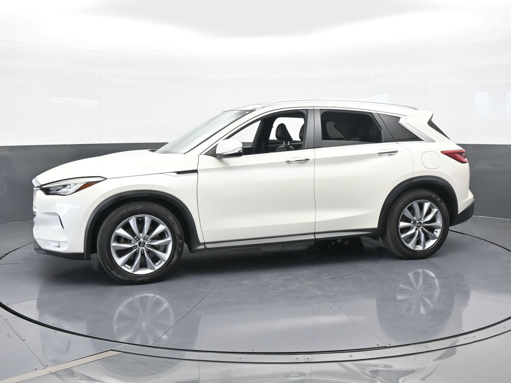 2019 Infiniti QX50 Luxe photo 2