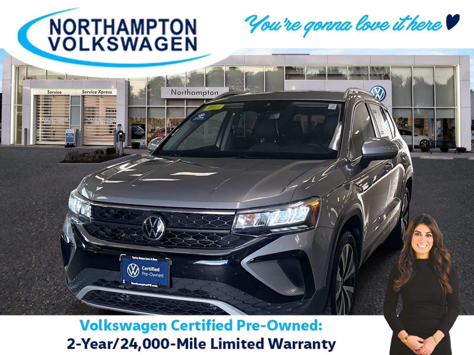 2024 Volkswagen Taos SE's photo