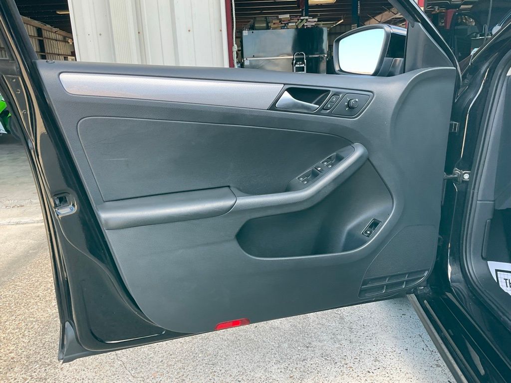 2017 Volkswagen Jetta 1.4T S photo 12