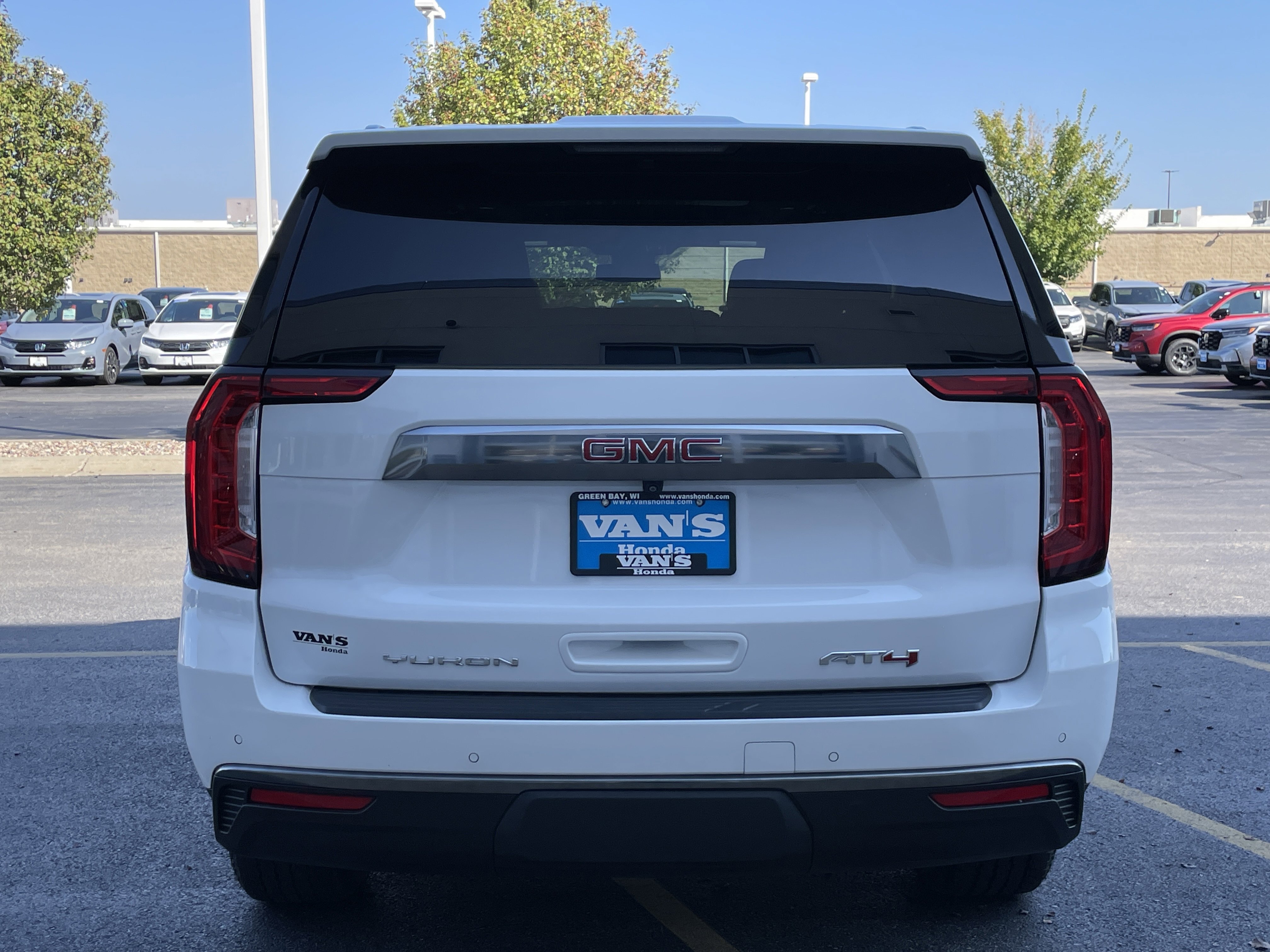 2024 Gmc Yukon AT4 photo 3