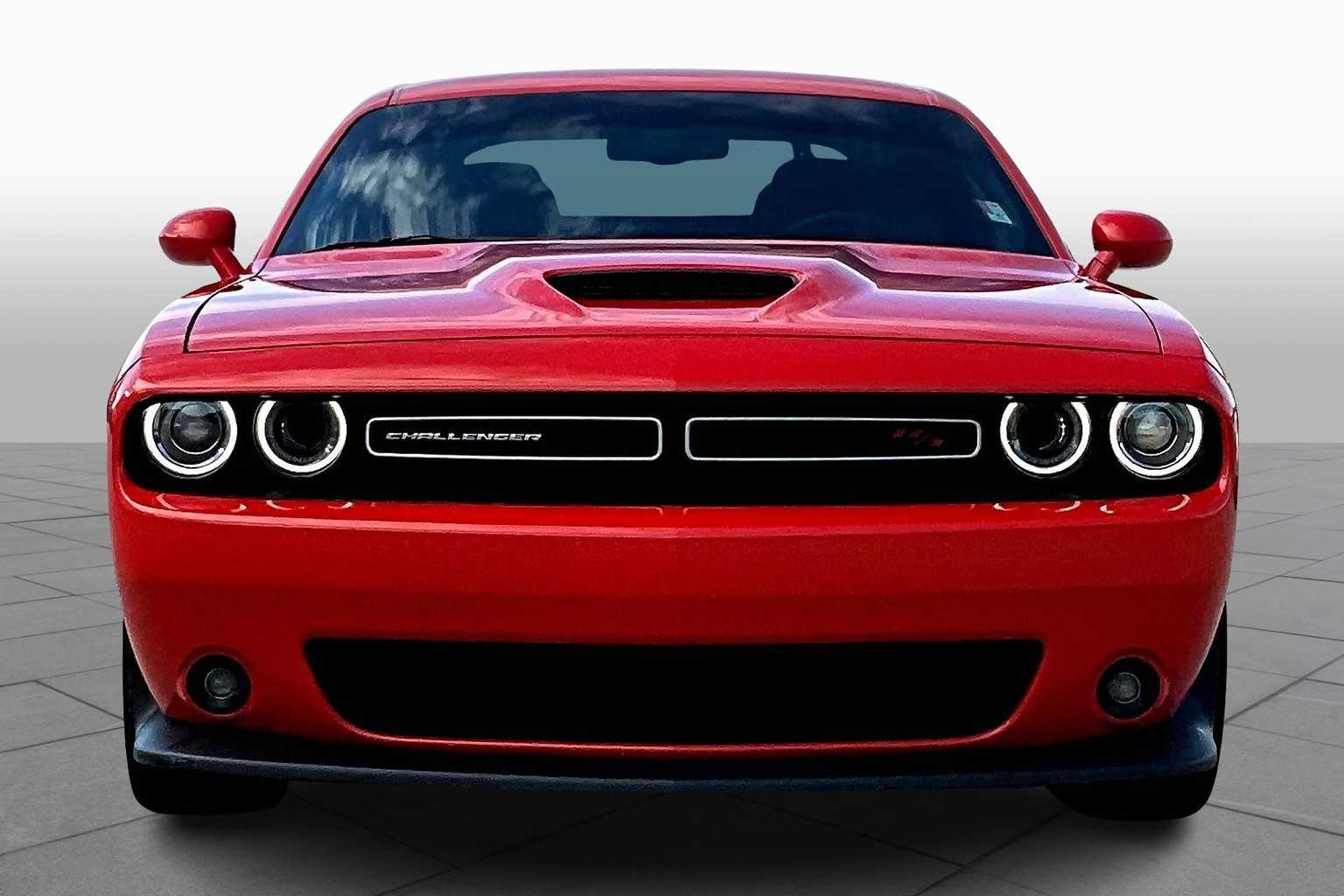 2022 Dodge Challenger R/T photo 4