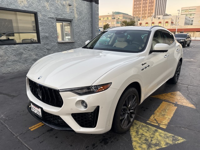 2022 Maserati Levante Modena photo 2