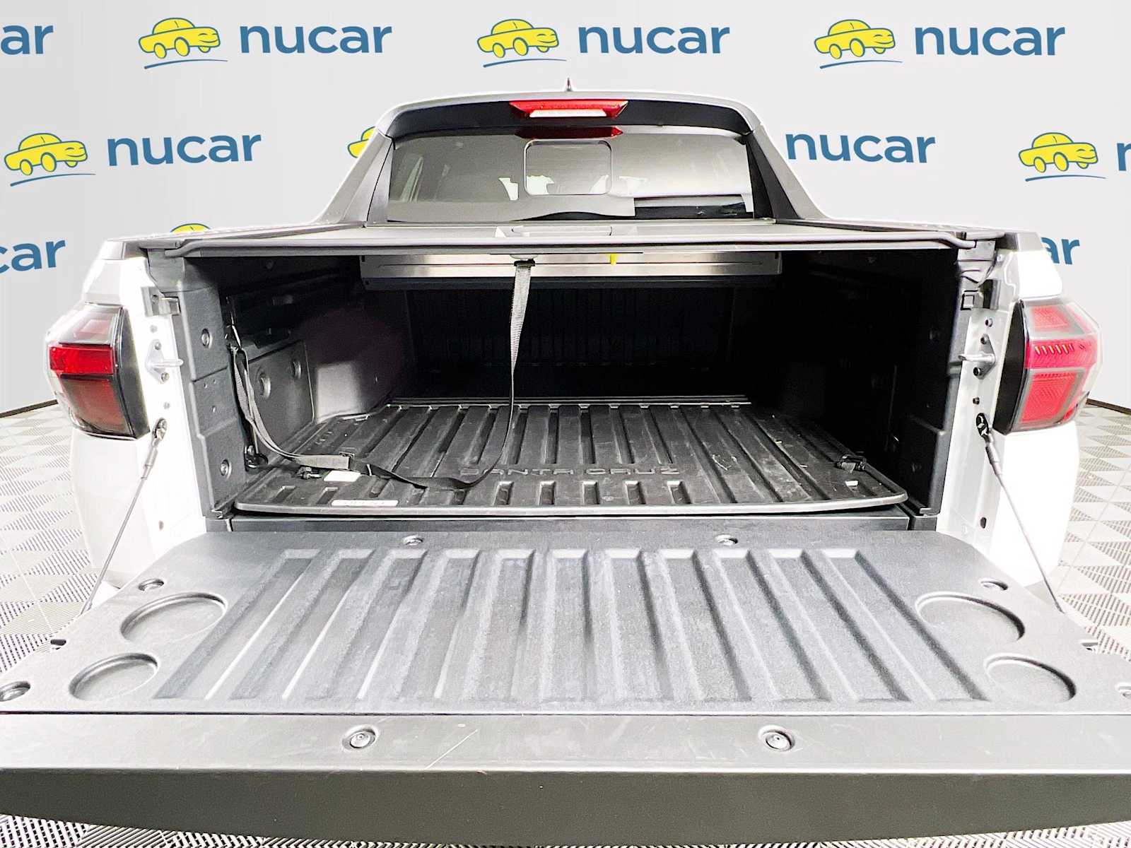 E5a5b76b4cb88994538d2f97ffc22781