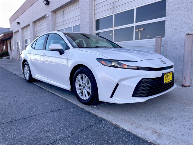 2025 Toyota Camry LE photo 2