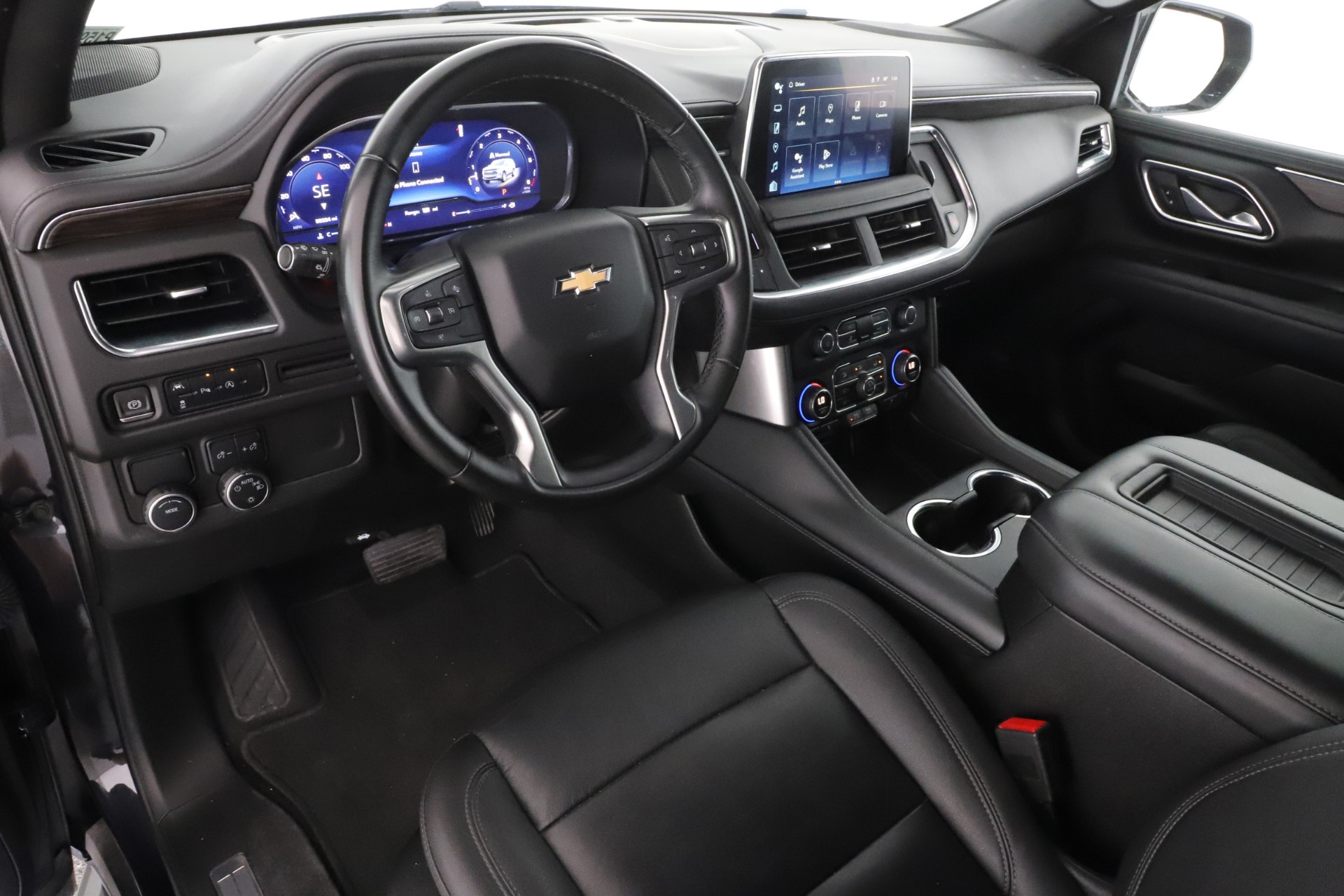 2023 Chevrolet Suburban LT photo 16