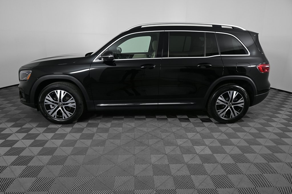 2025 Mercedes Benz GLB 250 photo 3