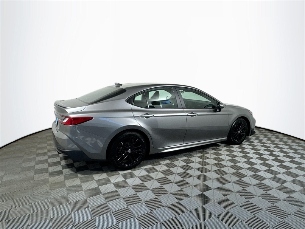 2025 Toyota Camry SE photo 11