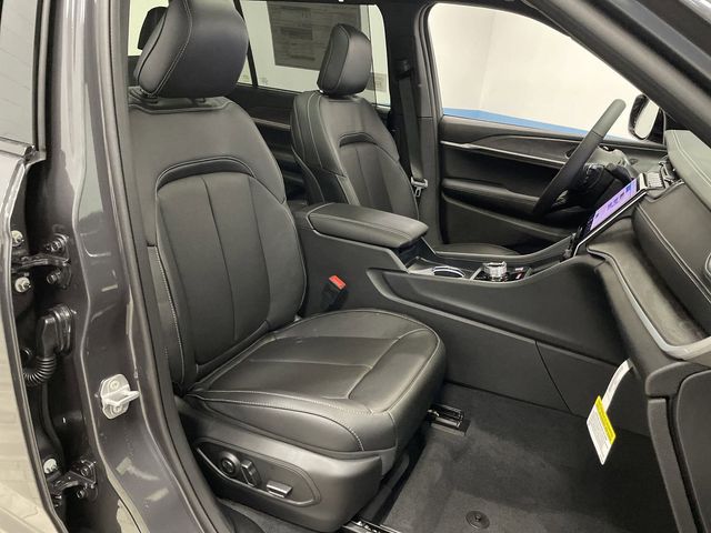 2025 Jeep Grand Cherokee Limited photo 31
