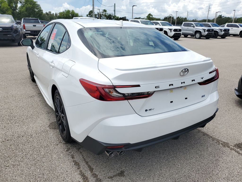 2025 Toyota Camry SE photo 7