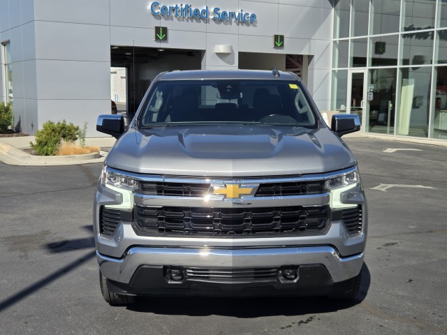 2023 Chevrolet Silverado 1500 LT photo 2