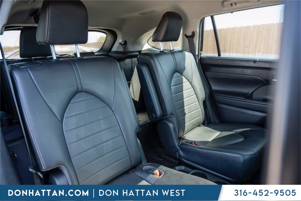 2022 Toyota Highlander XLE photo 26
