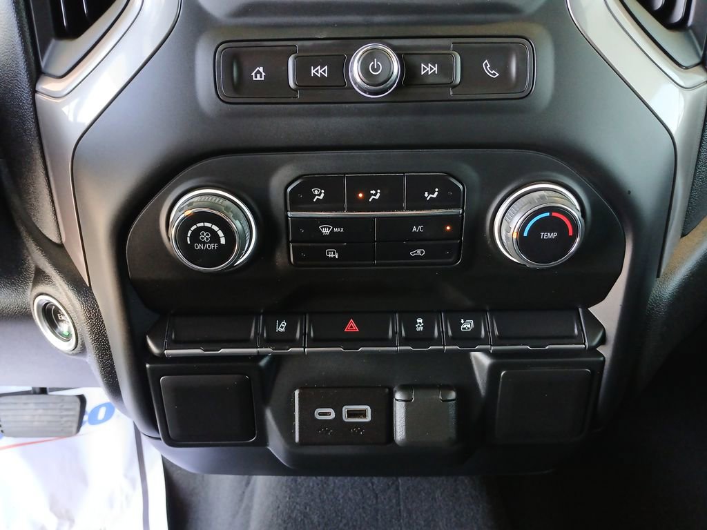 2024 Chevrolet Silverado 2500HD Custom photo 31