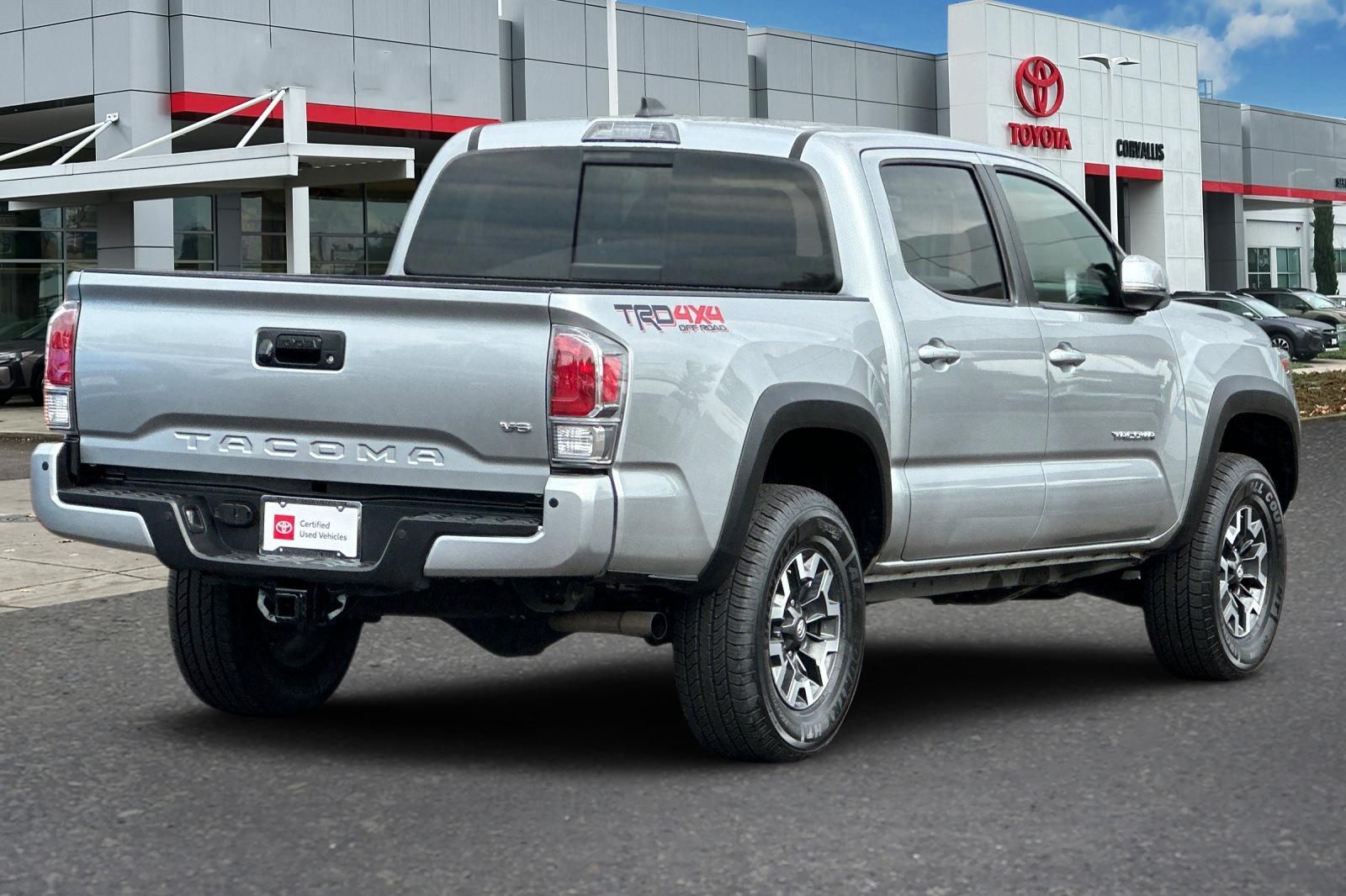 2023 Toyota Tacoma TRD Off-Road photo 3