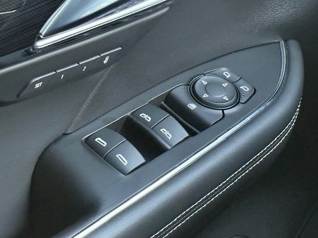 2023 Buick Envision Essence photo 32
