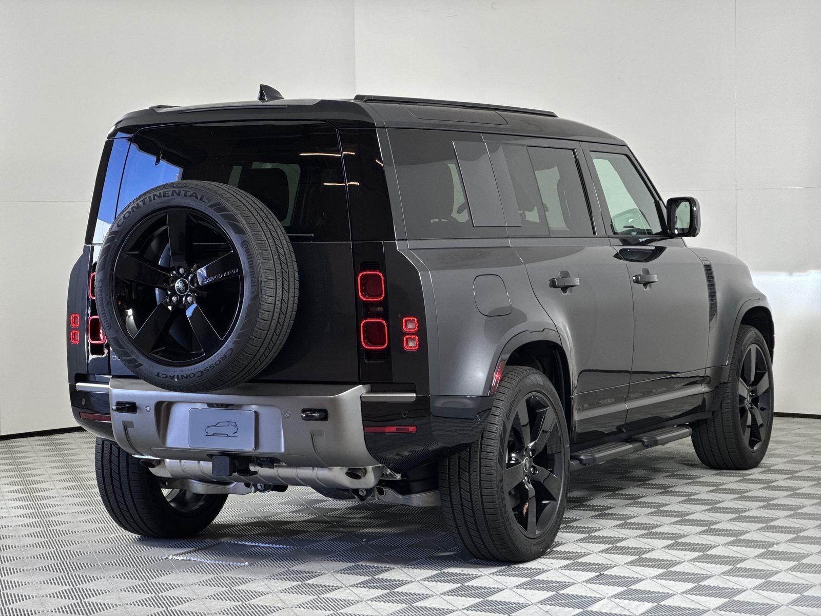 2025 Land Rover Defender 110 X-Dynamic SE photo 5
