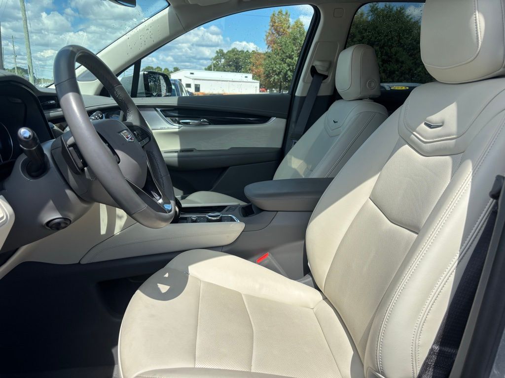 2025 Cadillac XT6 Premium Luxury photo 5