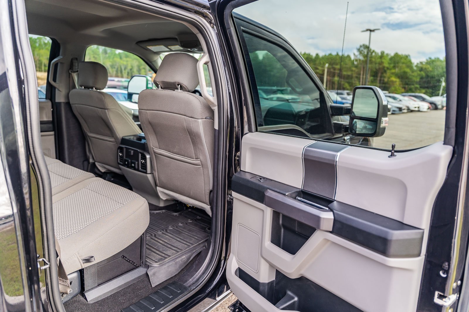 2019 Ford F-250 XLT photo 11