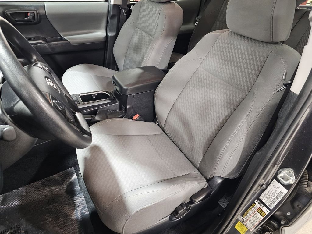 2023 Toyota Tacoma SR 4x4 photo 16