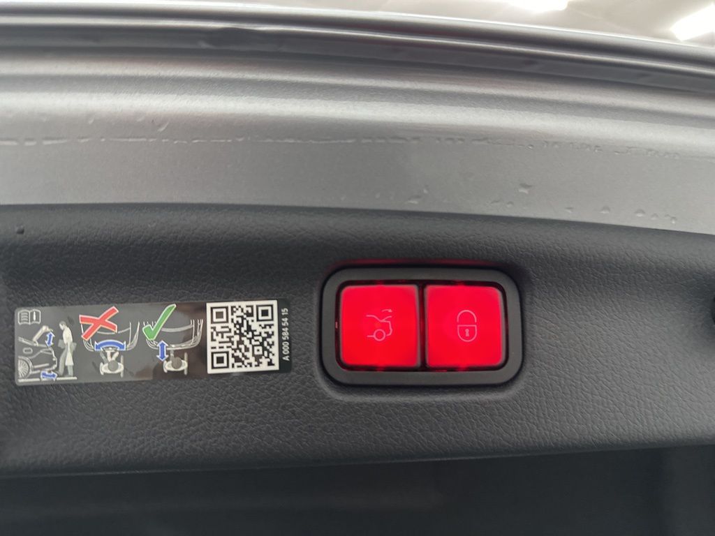 2025 Mercedes Benz C 300 photo 23