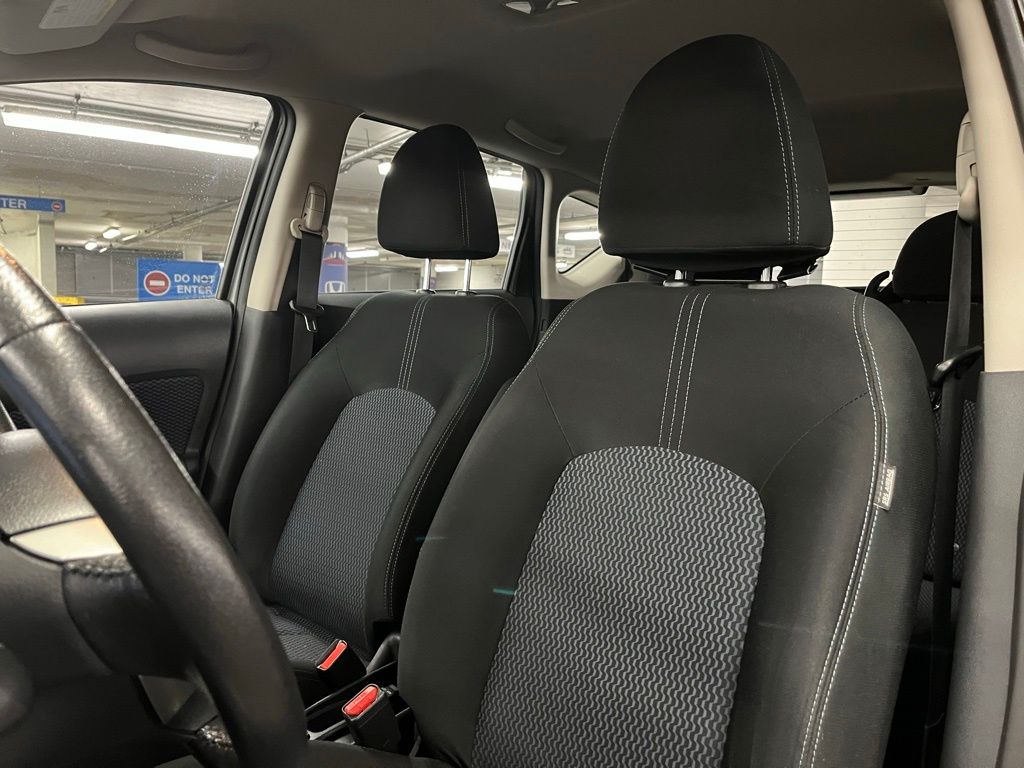 2015 Nissan Versa Note SL photo 13