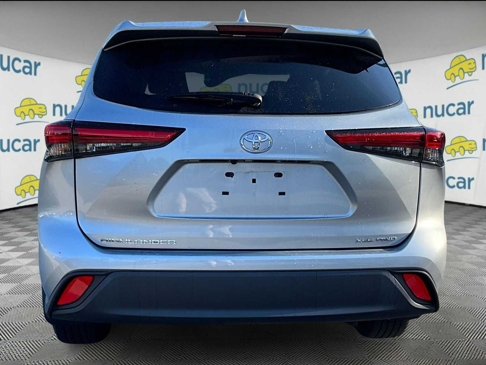 2022 Toyota Highlander XLE photo 2