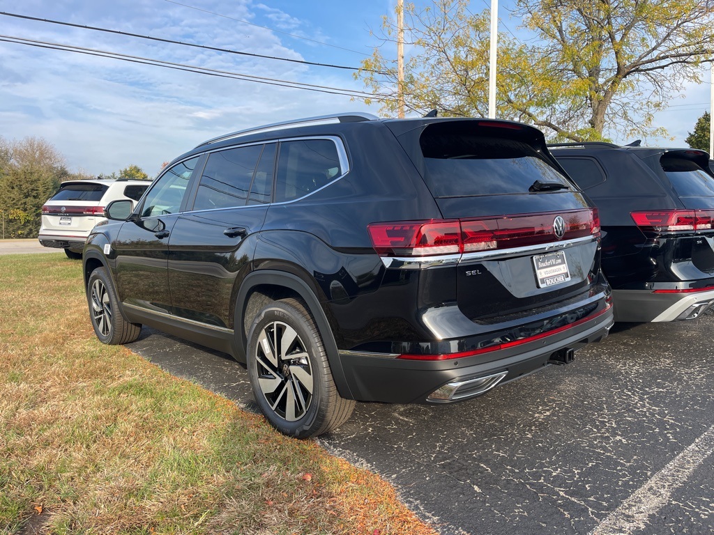 2026 Volkswagen Atlas SEL photo 3