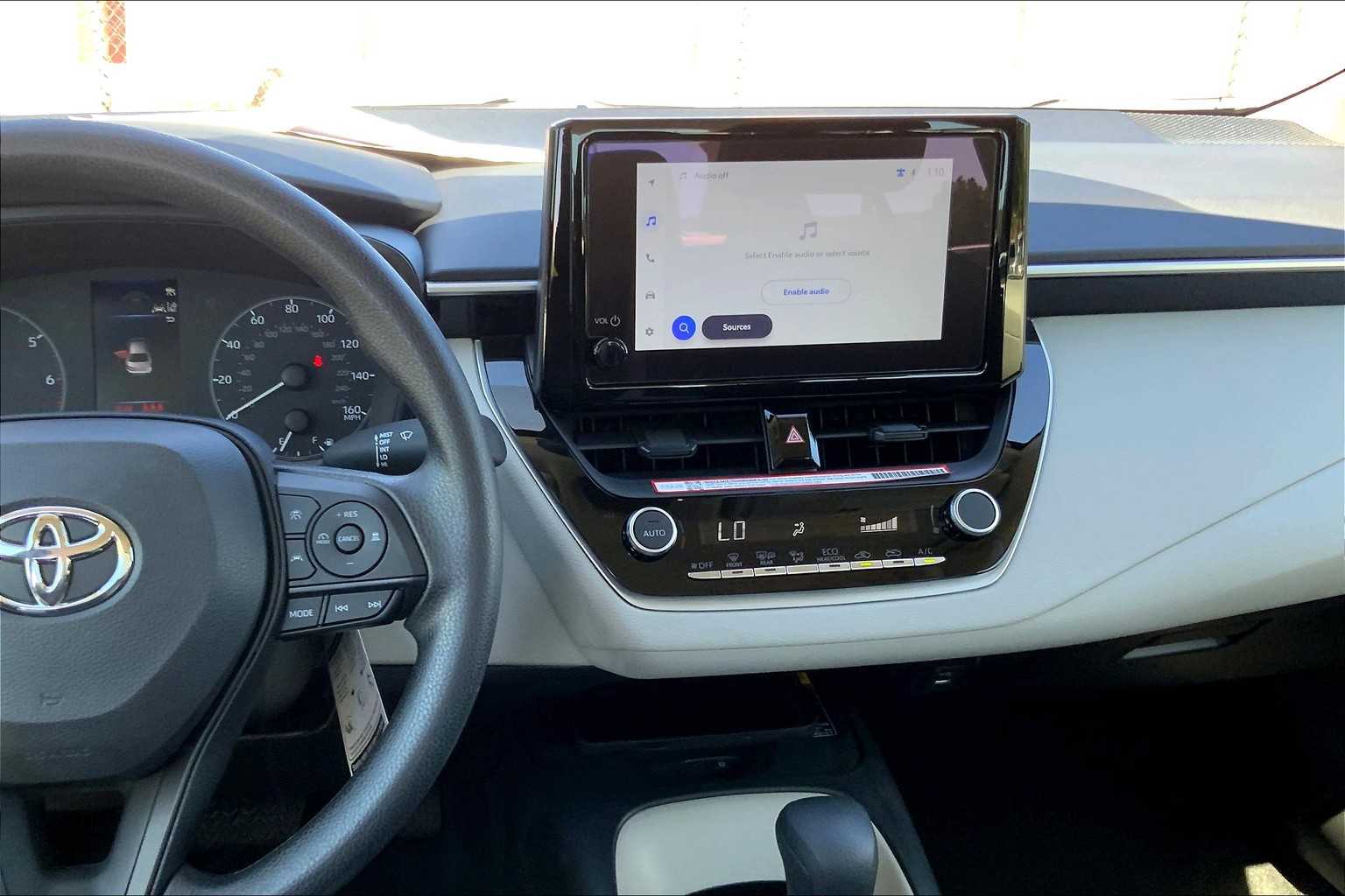 2025 Toyota Corolla Hybrid LE photo 5