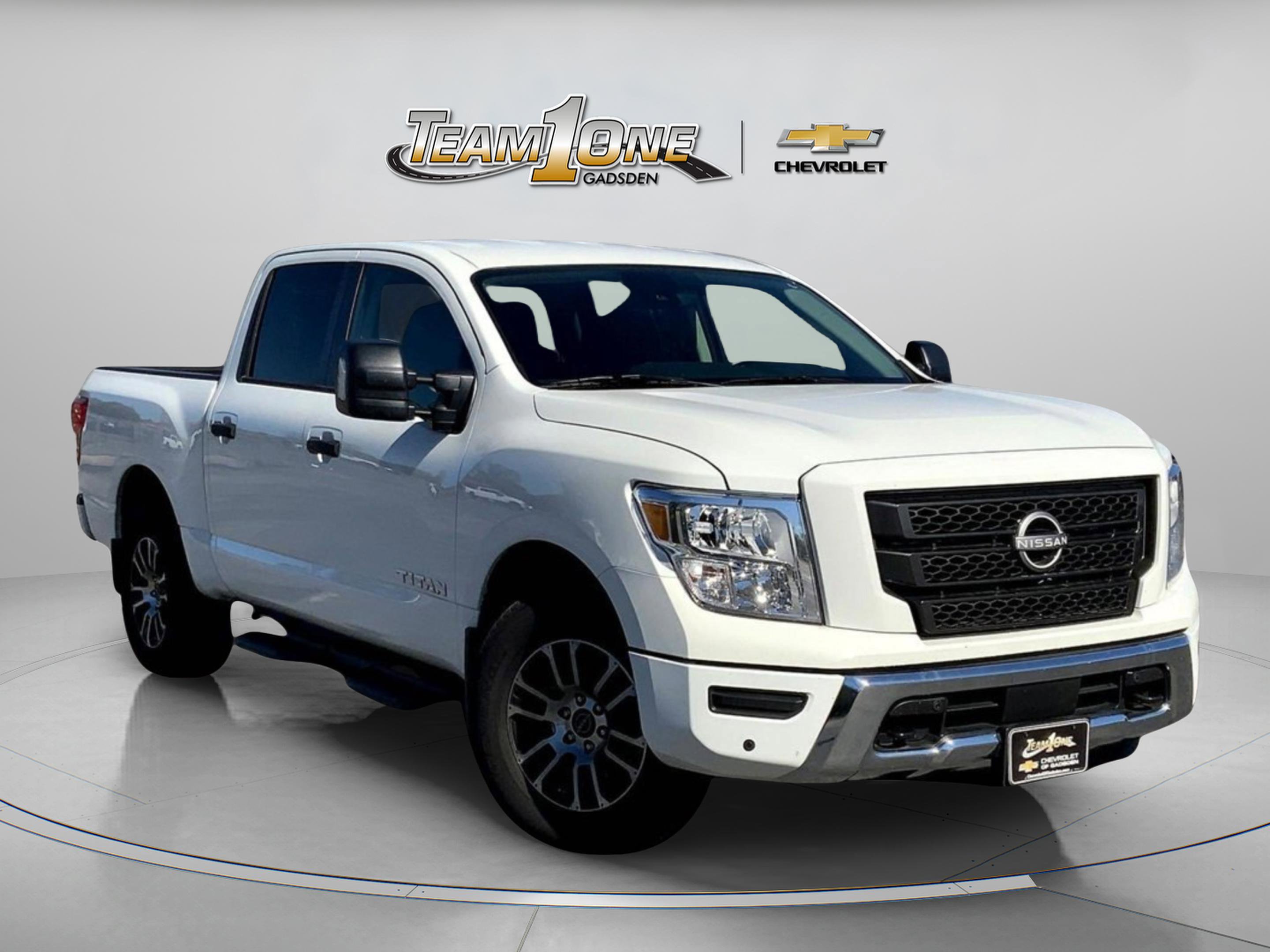 2024 Nissan Titan SV's photo