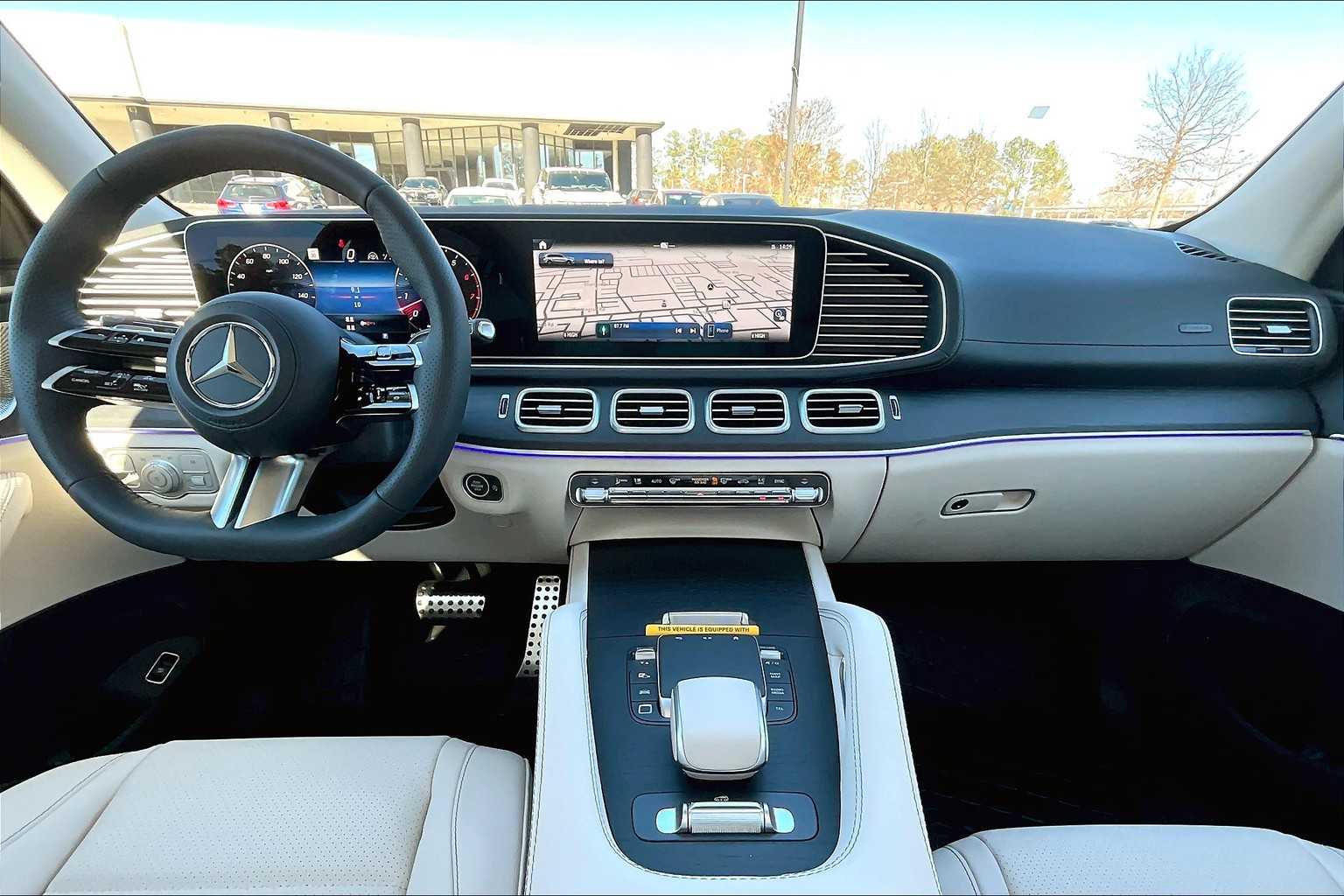 2025 Mercedes Benz GLS 450 4MATIC photo 4